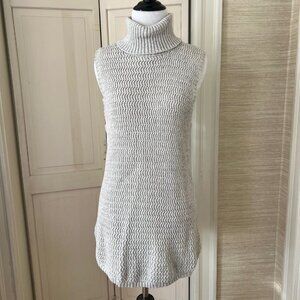 Sleeveless knit turtleneck sweater
